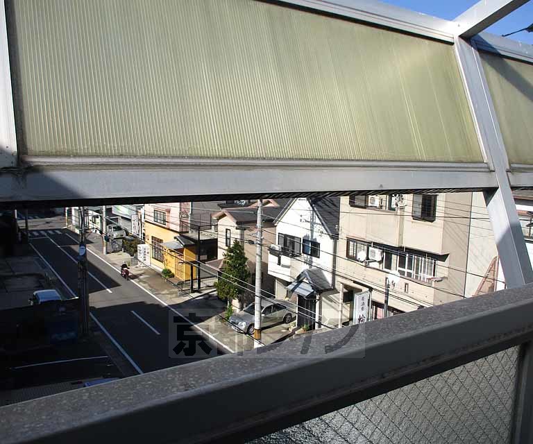 眺望　閑静な住宅地。