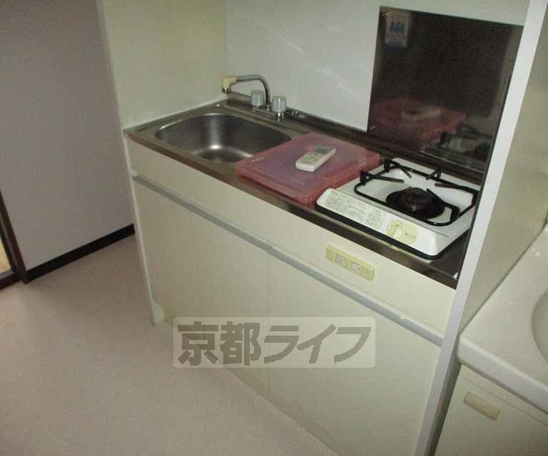 キッチン　シンプルなキッチン。
