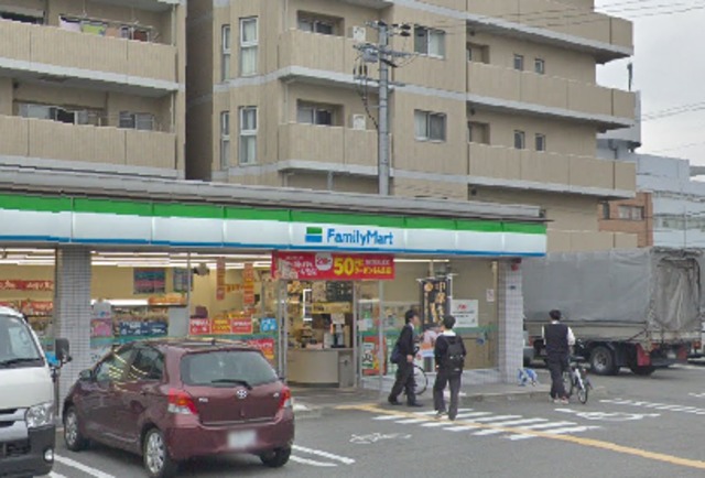 コンビニ　ファミリーマート東大阪森河内西店（コンビニ）まで750m