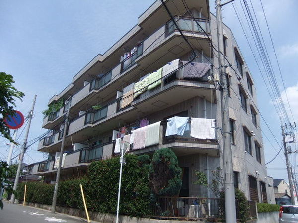 建物外観　日当りの良い建物です。