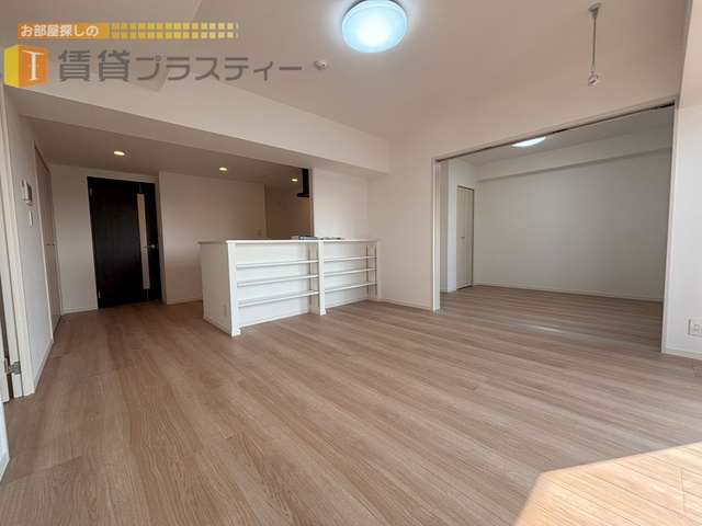 都営新宿線 一之江駅 徒歩9分 10階建 築3年の居間写真