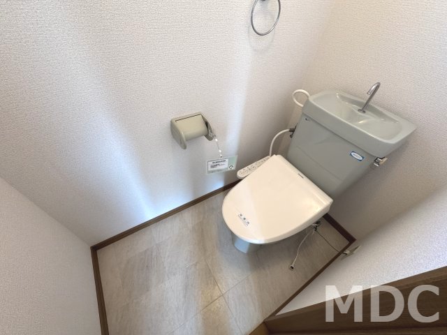 ＪＲ牟岐線 二軒屋駅 徒歩5分 3階建 築32年のトイレ写真