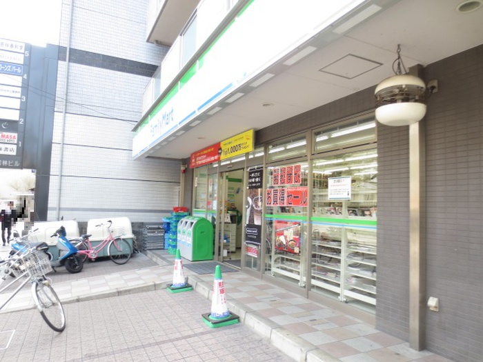 コンビニ　ファミリーマート寺町二条店（コンビニ）まで230m