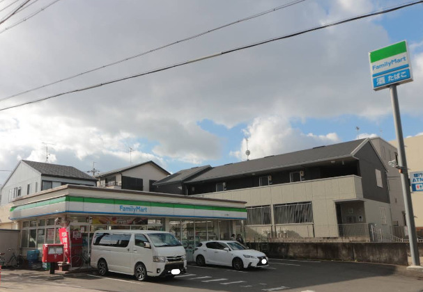 コンビニ　ファミリーマート 山下通店（コンビニ）まで211m
