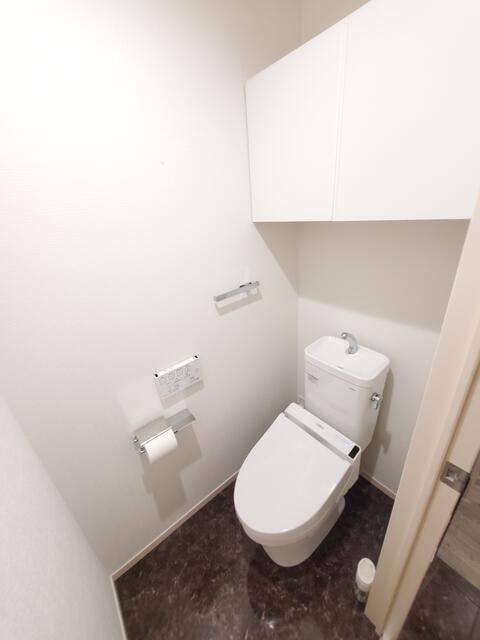 ＪＲ山手線 大崎駅 徒歩5分 3階建 築8年のトイレ写真