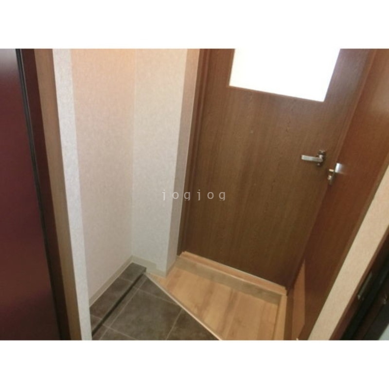 玄関　ゆったりとした玄関です。