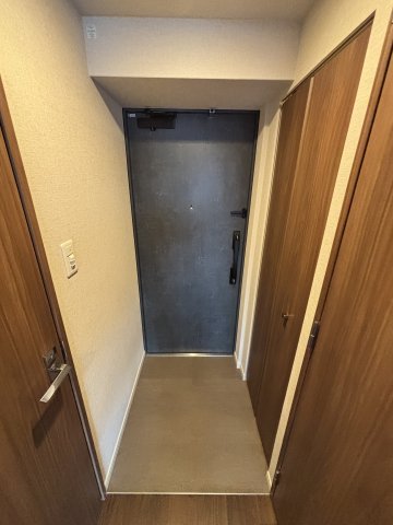 地下鉄千日前線 阿波座駅 徒歩9分 10階建 築1年の玄関写真