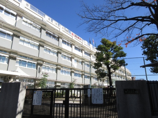 小学校　荒川区立第七峡田小学校（小学校）まで711m