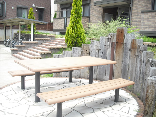 その他共有部分　おしゃべりに花を咲かせては・・・？