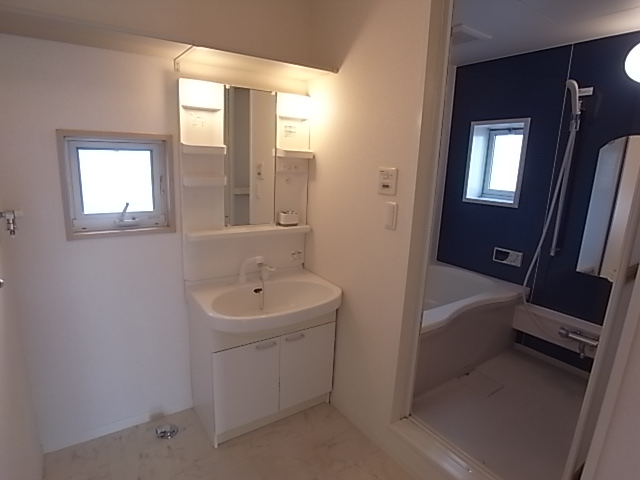 洗面設備　洗髪洗面台はお掃除も楽チンです♪