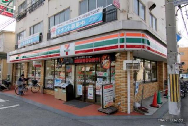 コンビニ　セブンイレブン（コンビニ）まで517m