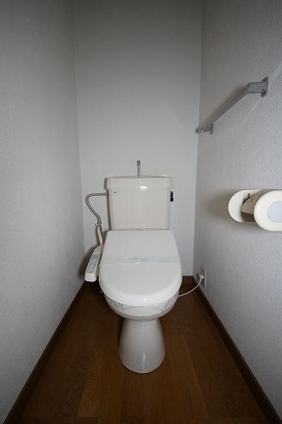 バス・シャワールーム　暖房付洗浄便座設備有り