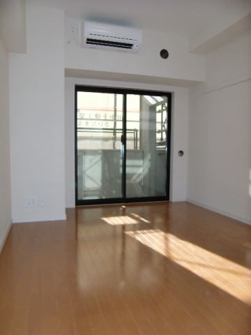 居室・リビング　角部屋タイプ2Ｆの室内写真（参考写真）になります。