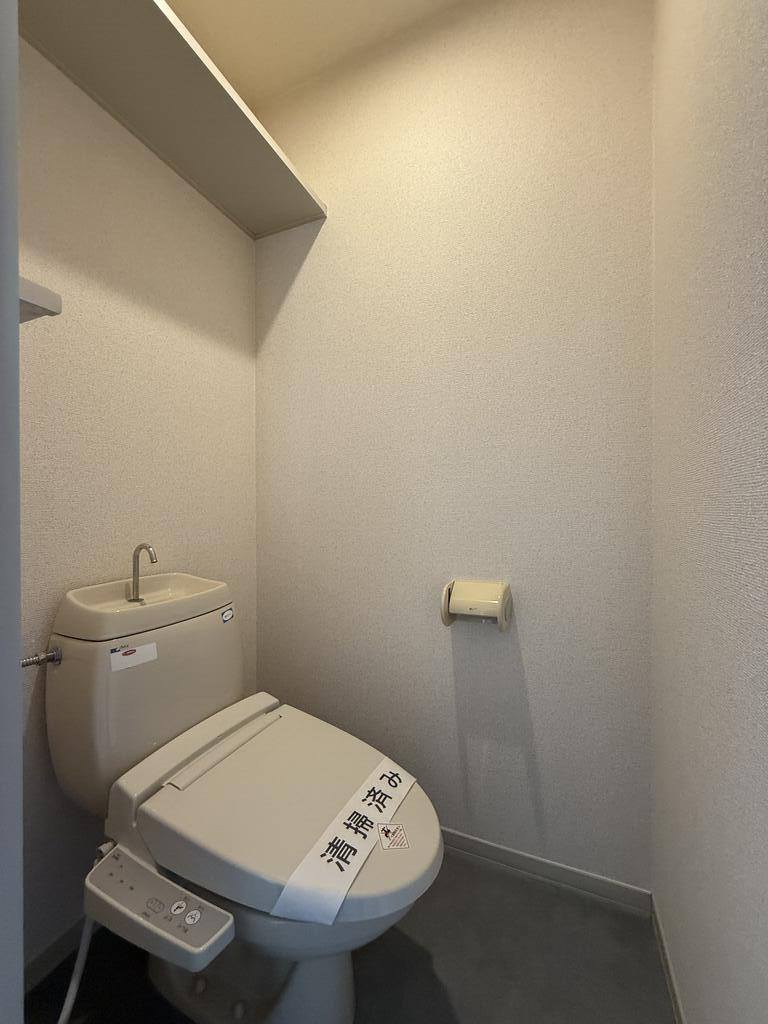 トイレ　シャワートイレ標準完備！！
