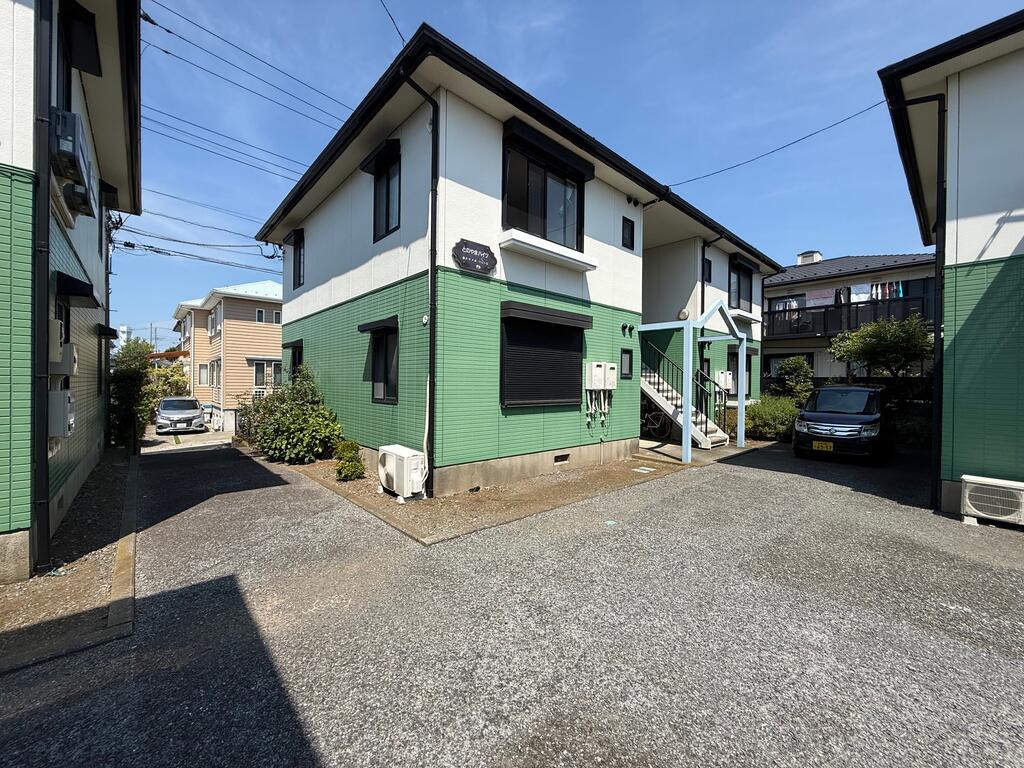建物外観　1F手前の角部屋です！！