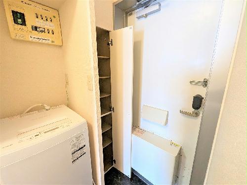 玄関　設備・仕様は号室により異なる為、現況を優先致します。