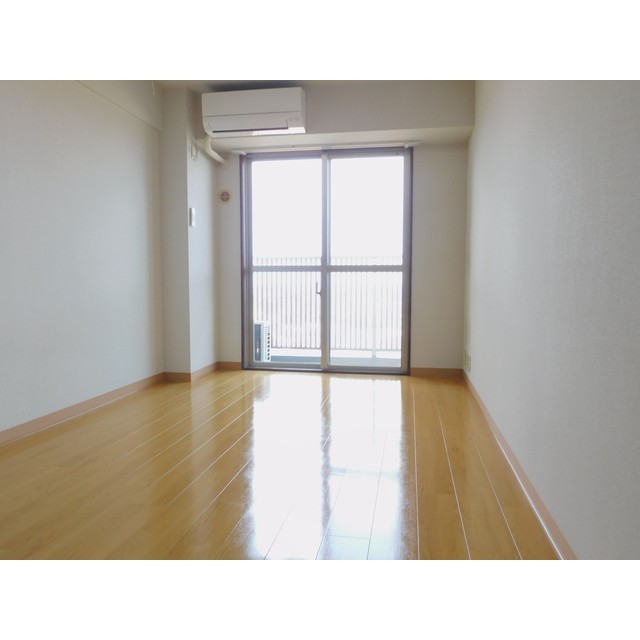 居室・リビング　６．４帖洋室