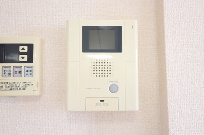 セキュリティ　TVインターホンで室内から来客者を確認することができます。