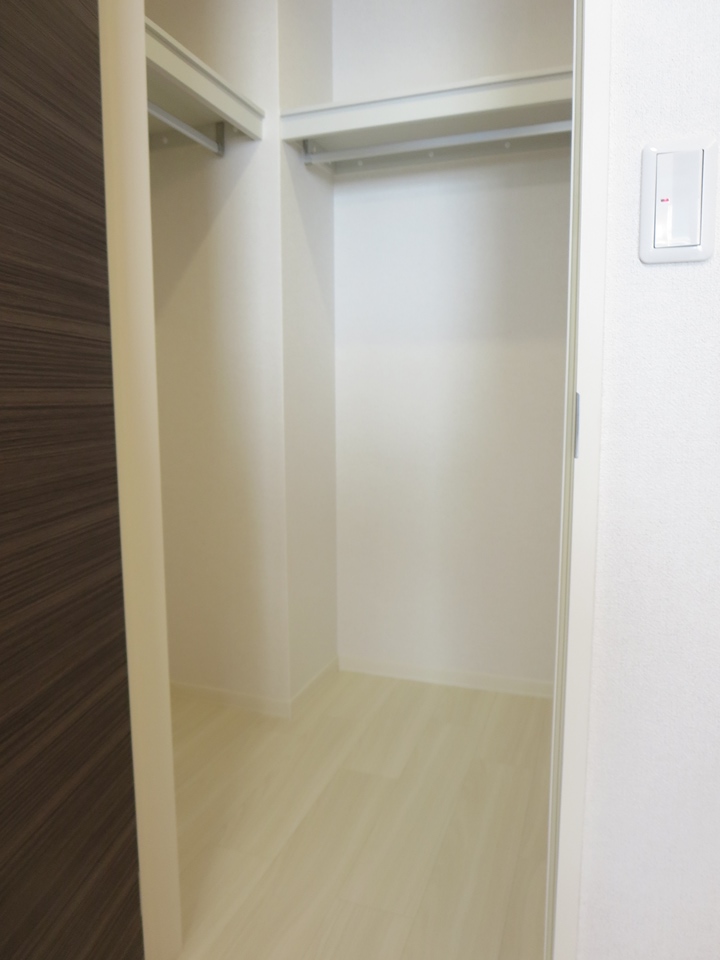 収納　ウォークインクロゼットでお部屋すっきり♪