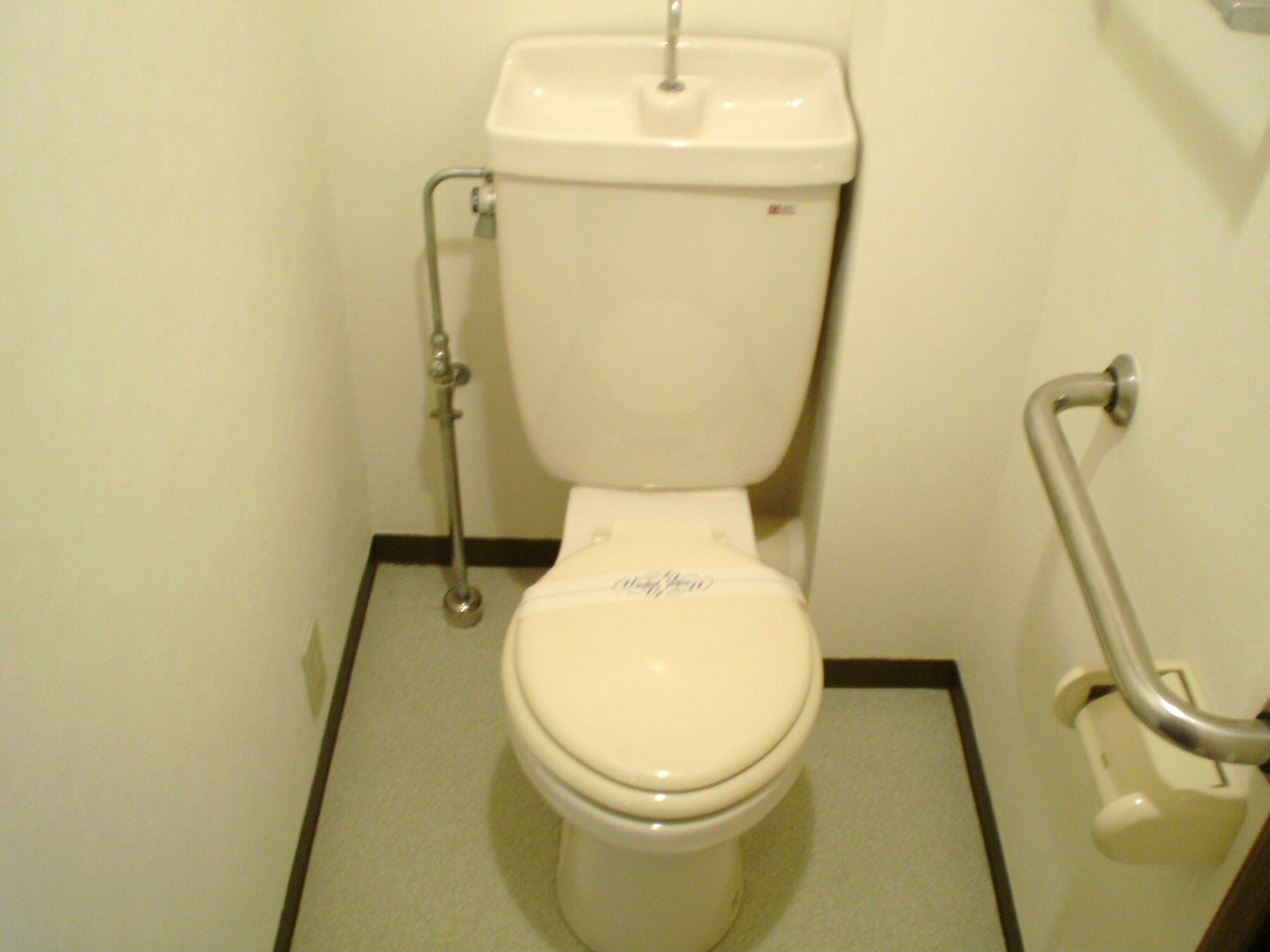 地下鉄谷町線 喜連瓜破駅 徒歩8分 5階建 築32年のトイレ写真