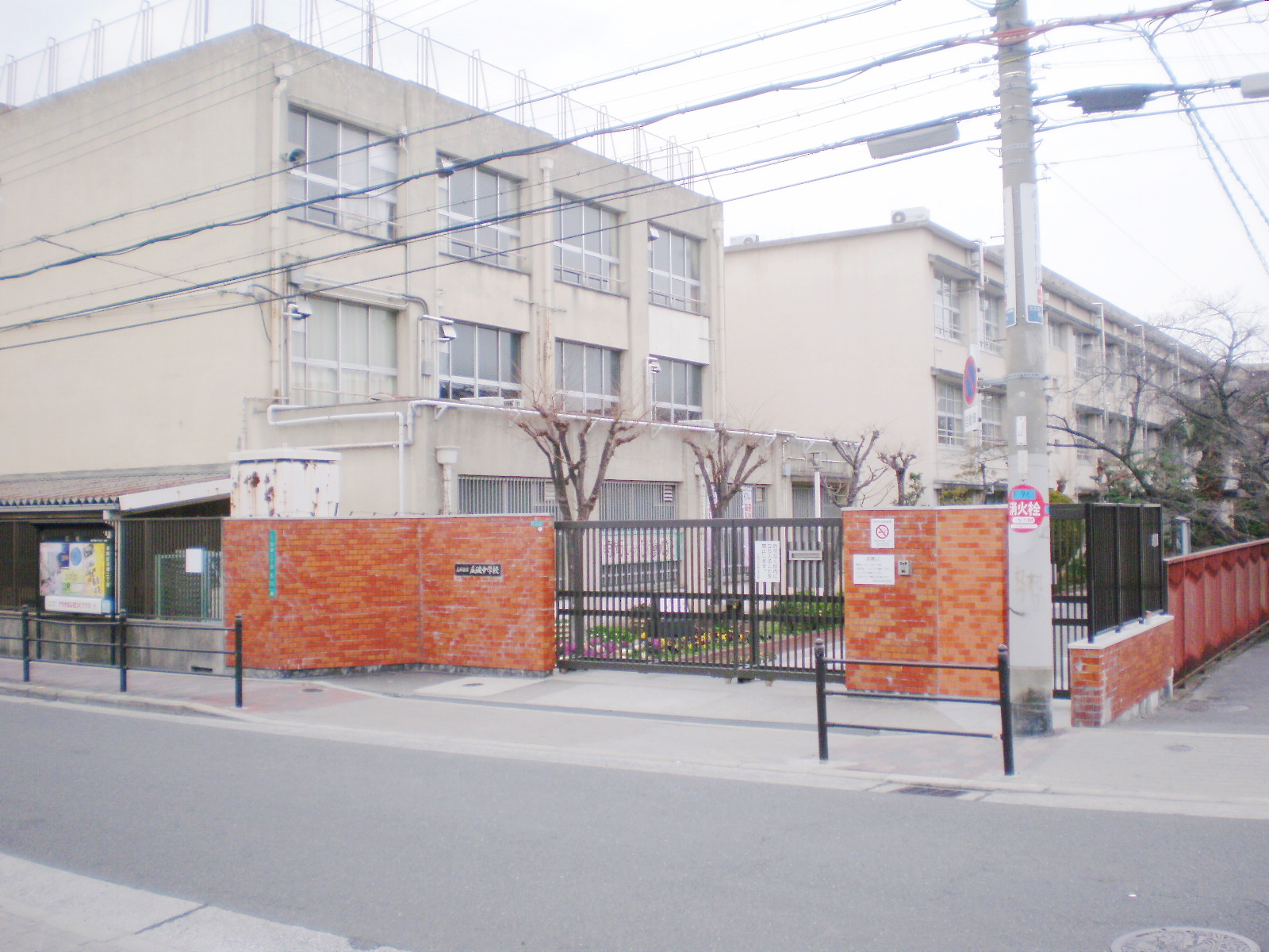 地下鉄谷町線 喜連瓜破駅 徒歩8分 5階建 築32年の周辺写真