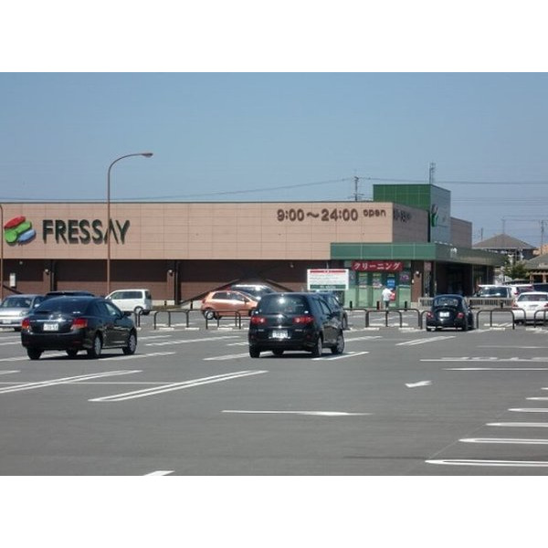 スーパー　フレッセイフォリオ安堀店（スーパー）まで887m