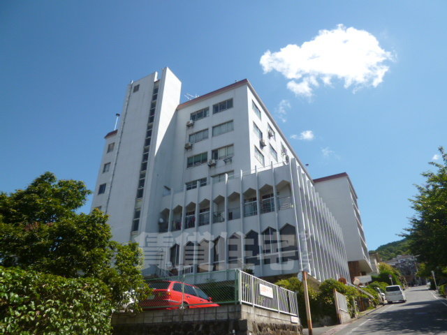 東大阪市上石切町のマンションの建物外観