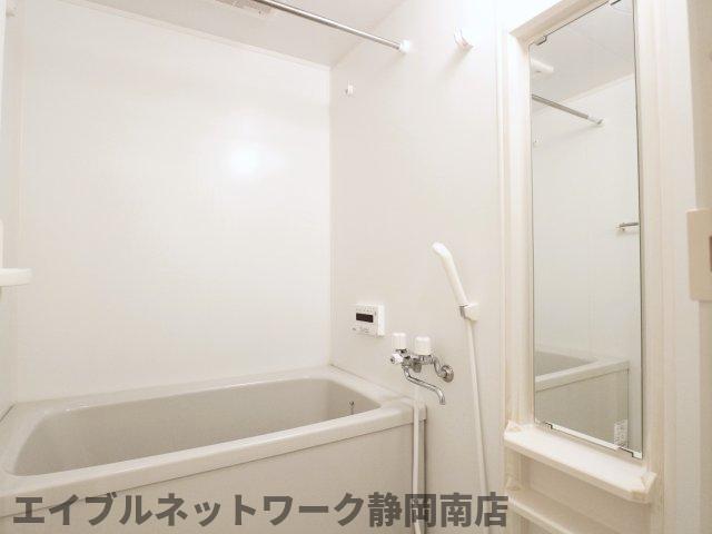 バス・シャワールーム　きれいなお風呂です
