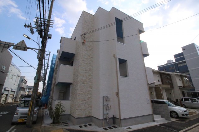 神戸市長田区川西通のアパートの建物外観