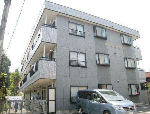 小田原市穴部のマンションの建物外観