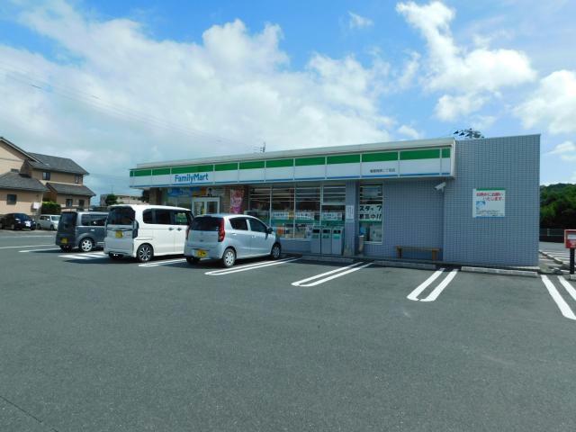 コンビニ　ファミリーマート鹿屋西原二丁目店（コンビニ）まで801m