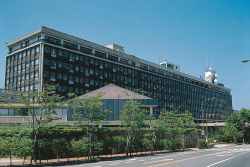 役所　岡山県庁（役所）まで554m