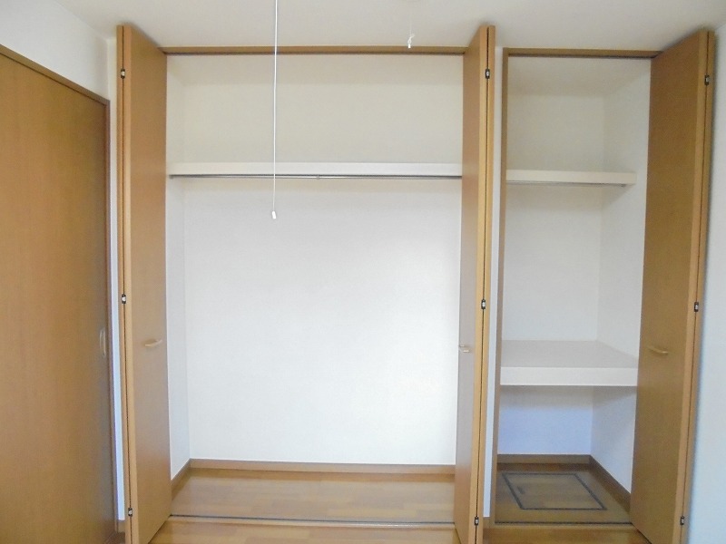 収納　収納スペースもこの通り2箇所あって十分！