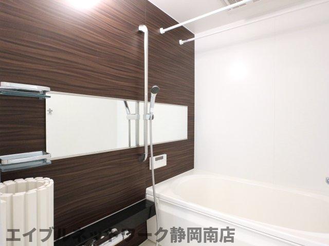 バス・シャワールーム　お風呂で日々の疲れを落としましょう