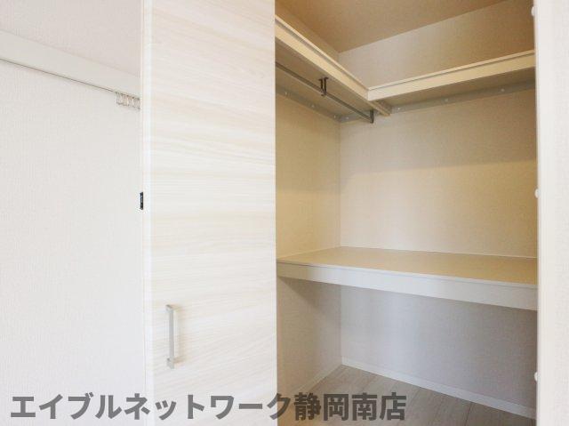 収納　たっぷりとした収納スペースです