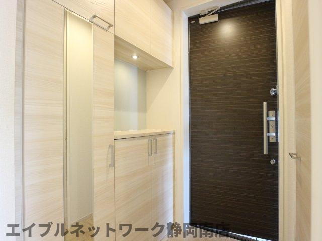 玄関　ゆったりとした玄関です