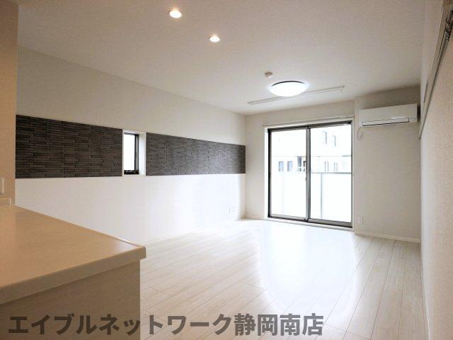 居室・リビング　ゆったりとした居間です