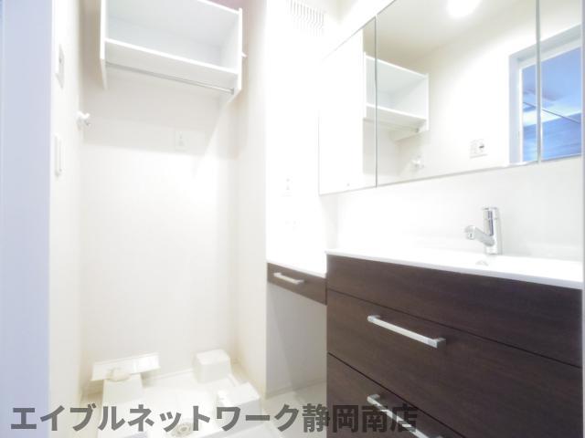 洗面設備　使いやすい洗面所です
