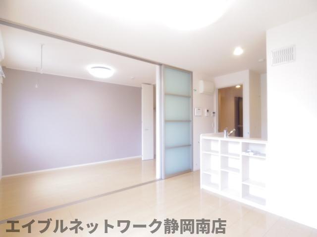 居室・リビング　ゆったりとした居間です
