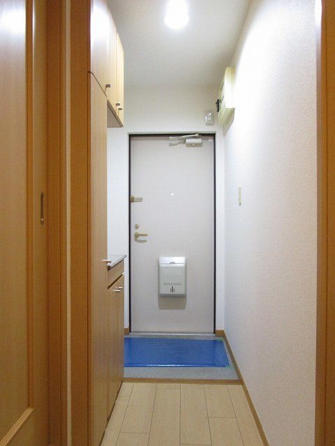 【八王子市四谷町のマンションの玄関】