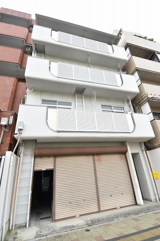 広島市中区南竹屋町のマンションの建物外観