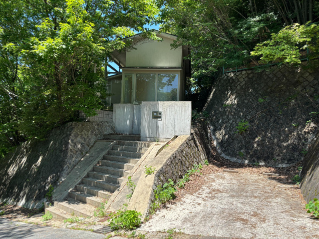 山科区日ノ岡夷谷町戸建の建物外観