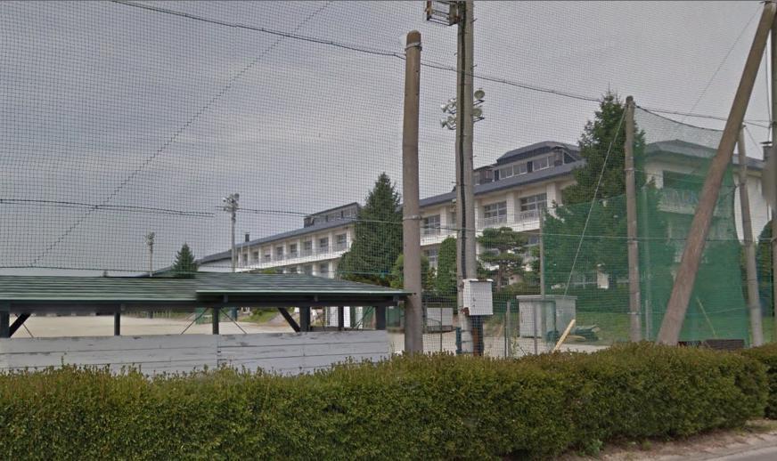 中学校　花巻市立南城中学校（中学校）まで944m