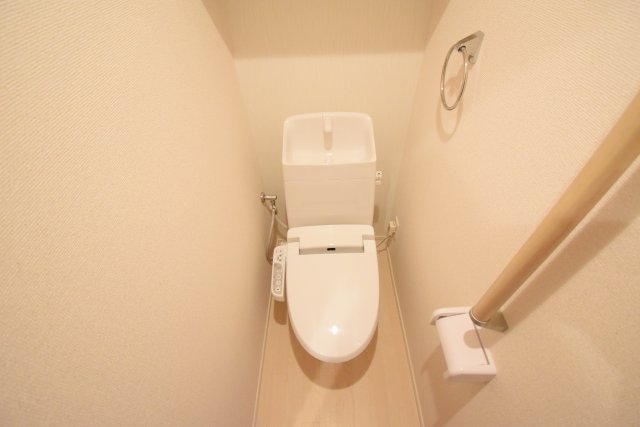 【川崎市中原区新城のアパートのトイレ】