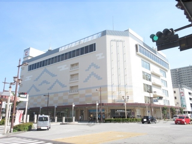 【彦根市松原町のアパートのスーパー】