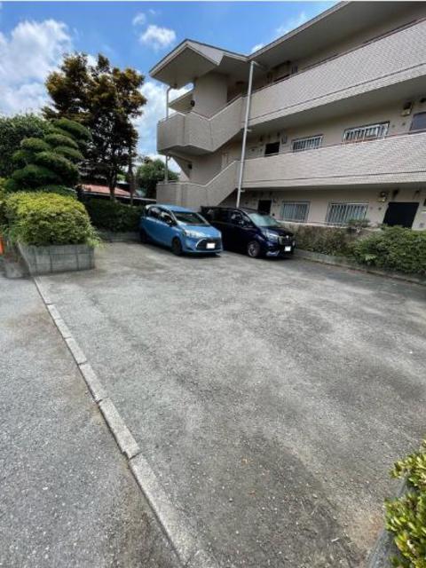 【クリークハウス狛江の駐車場】