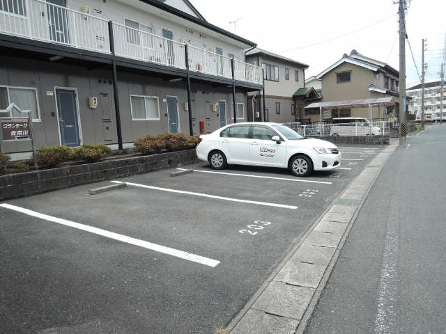 【グランデージ佐奈川の駐車場】