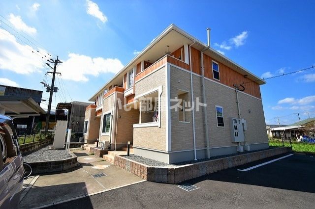 指宿市十町のアパートの建物外観