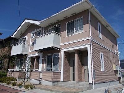 郡山市亀田のアパートの建物外観