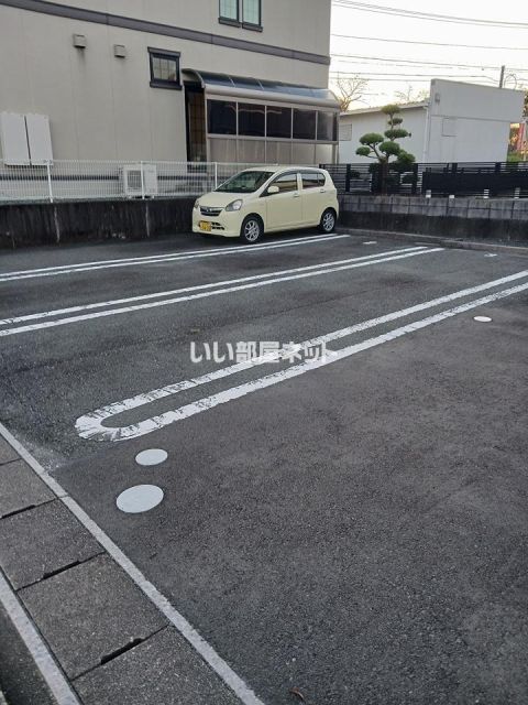 【ナスキーの駐車場】